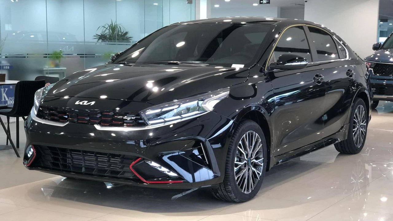 KIA loại bỏ một số phiên bản trên dòng xe K3 tại Việt Nam - 2