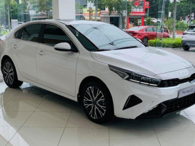 KIA loại bỏ một số phiên bản trên dòng xe K3 tại Việt Nam