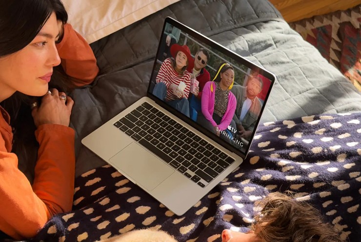 Apple công bố chiếc MacBook quốc dân với hiệu năng AI vô đối - 1