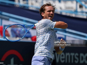 Nóng nhất thể thao trưa 4/3: Medvedev rời Dubai an toàn, kịp dự Indian Wells