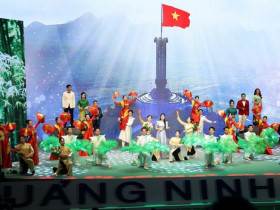 Đêm thơ “Trước biển lớn”: Thi ca mở cánh buồm khát vọng cùng dân tộc