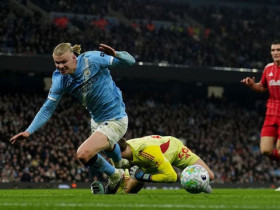Man City giận dữ vì trọng tài bỏ qua 3 quả penalty, bàn gỡ hòa đến từ pha phạm lỗi