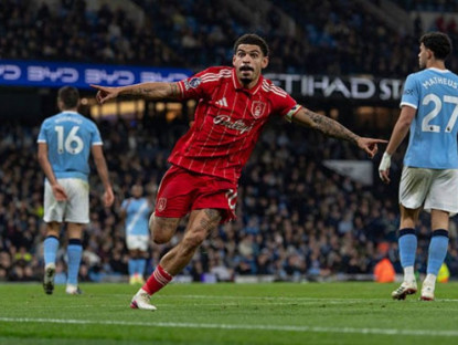 Thể thao - Man City sảy chân trong cuộc đua vô địch: Guardiola đau đầu với hiện tượng "rơi vàng"