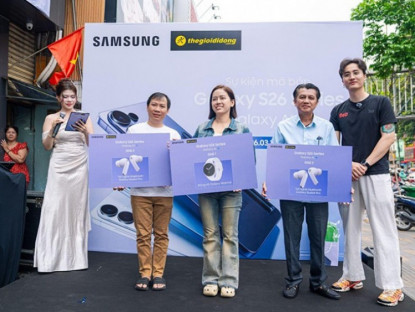 Thông tin doanh nghiệp - Thế Giới Di Động chính thức trao tay chiếc Flagship Galaxy S26 series cho những khách hàng đầu tiên sở hữu