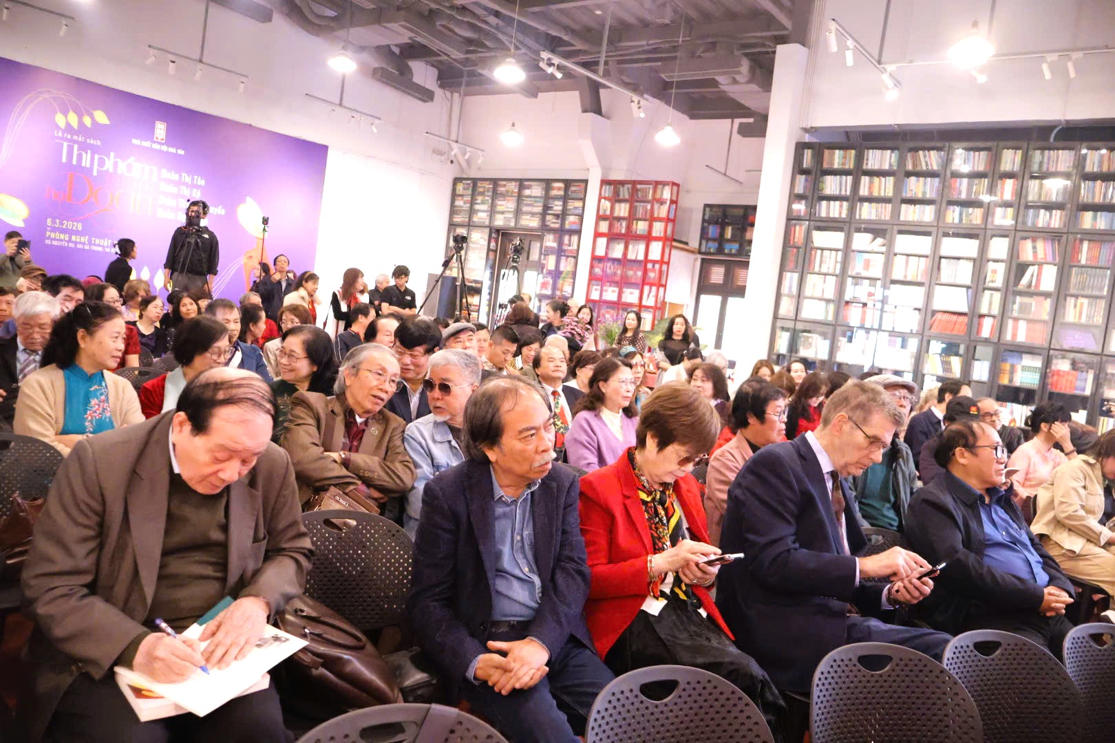 Cuộc hội ngộ của những nữ sĩ họ Đoàn trong thi ca - 2