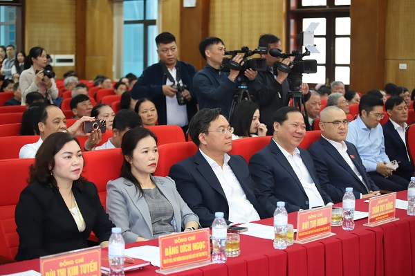 Bà Bùi Thị Minh Hoài tiếp xúc cử tri tại đơn vị bầu cử số 5 Phú Thọ - 2