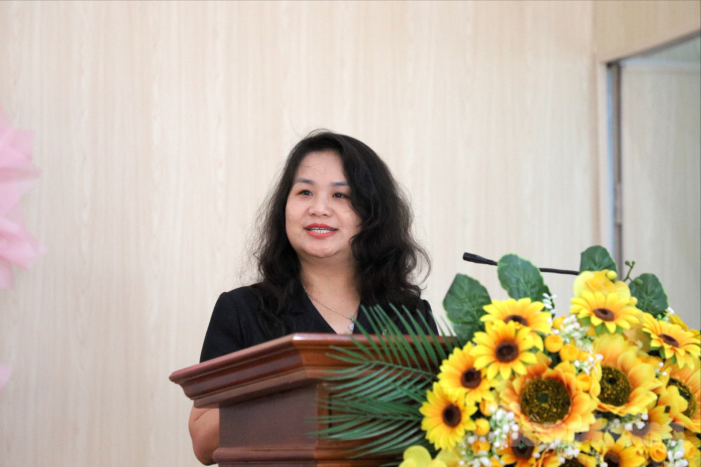 Ứng viên Nguyễn Quỳnh Liên: Làm cầu nối đưa kiến nghị cử tri tới Quốc hội - 4