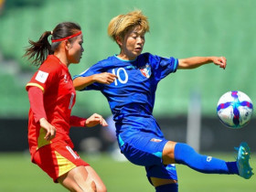 HLV Mai Đức Chung lý giải ĐT nữ Việt Nam thua trận vì mất tập trung, nắng nóng