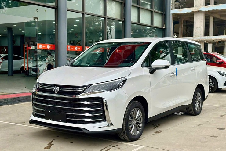 Cầm 750 triệu đồng trong tay: Những mẫu xe 7 chỗ đáng cân nhắc - 2