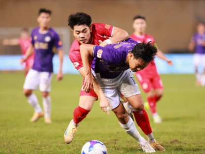Thể thao - Rực lửa derby Thủ đô: Văn Hậu - Văn Quyết “tương tác”, Duy Mạnh dằn mặt Đình Bắc