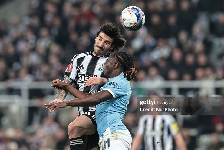 Real Madrid "xem giò" Tonali, tranh đua với Man City - Arsenal - 1