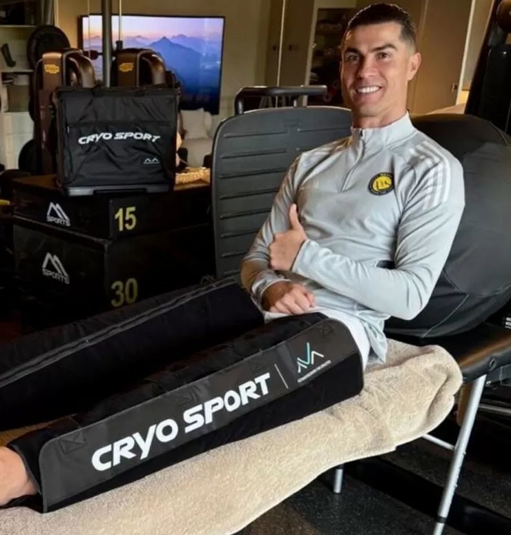 Ronaldo rạng rỡ khoe hồi phục chấn thương, hồi hộp chờ tái xuất - 1