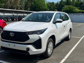 Cầm 750 triệu đồng trong tay: Những mẫu xe 7 chỗ đáng cân nhắc