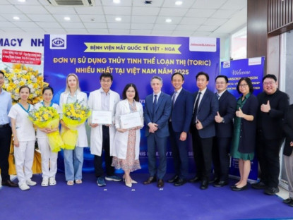 Thông tin doanh nghiệp - Mắt Việt – Nga nhận giải Phẫu thuật Thủy tinh thể cao cấp TECNIS nhiều nhất Việt Nam