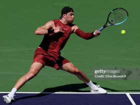 Tennis đỉnh cao Indian Wells: Medvedev thắng 6-0, 