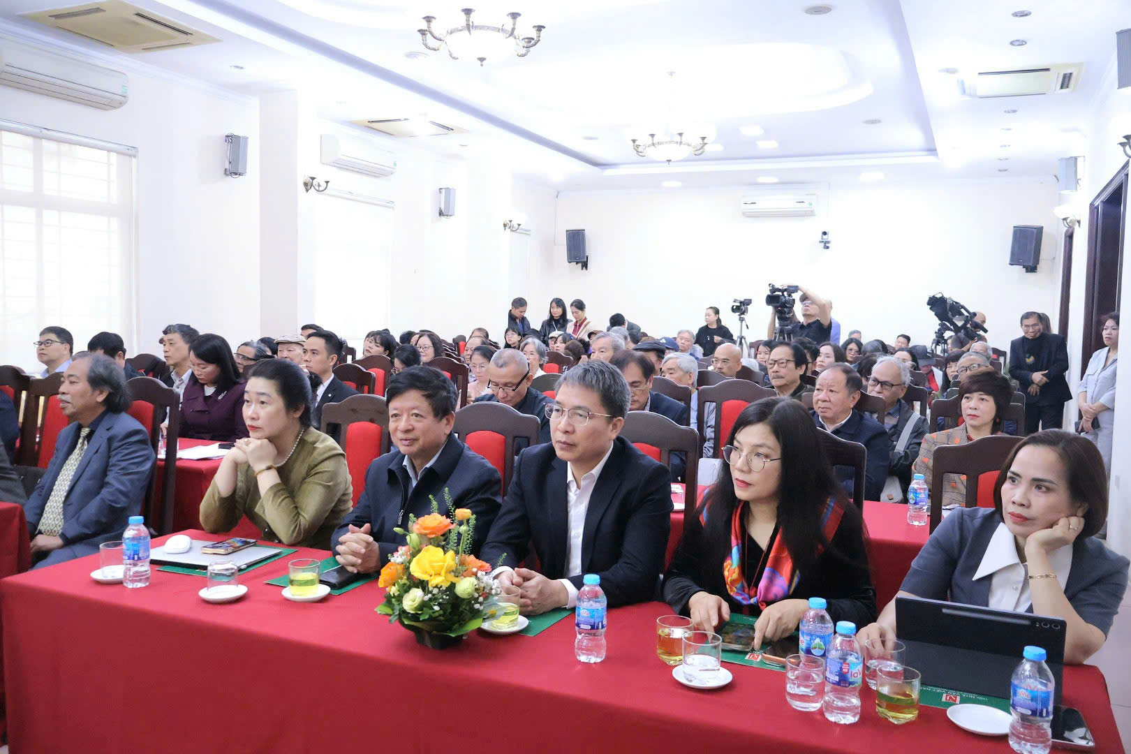 Tôn vinh những tác giả, tác phẩm đã góp phần gìn giữ và bồi đắp phẩm giá của văn chương - 1