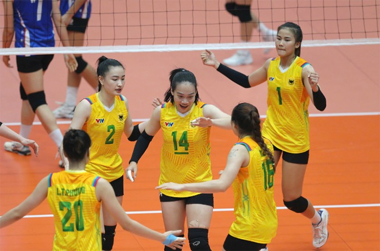 "Ngã ngửa" bóng chuyền nữ Long An có suất châu Á dù đã bị loại, mất tiền dự trận vô nghĩa - 1