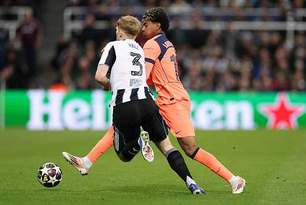 Barca như "rùa rụt cổ" khi gặp các đối thủ Ngoại hạng Anh, hình ảnh xuống cấp sau 3 trận - 3