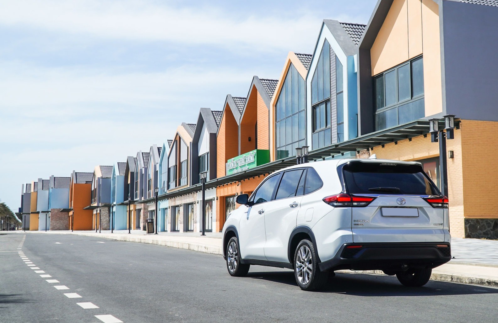 Toyota Innova Cross HEV có mức tiêu hao nhiên liệu ra sao? - 2