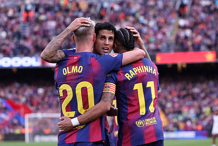 "Điểm đen" hàng công Barcelona: Khi Lewandowski cũng không còn đáng tin - 1