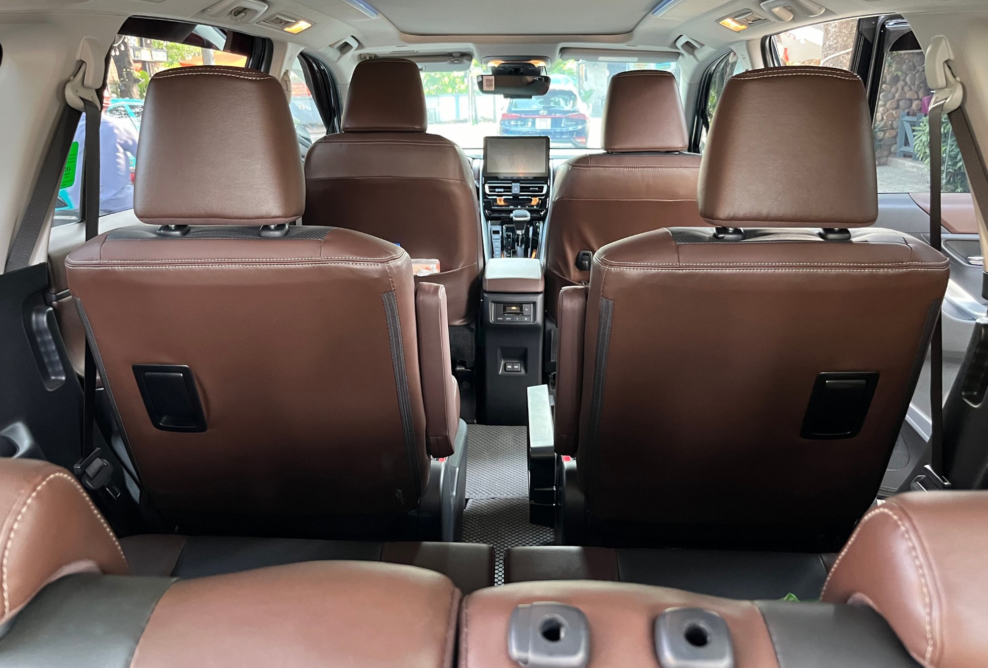 Người dùng đánh giá xe Toyota Innova Cross HEV sau thời gian sử dụng - 7