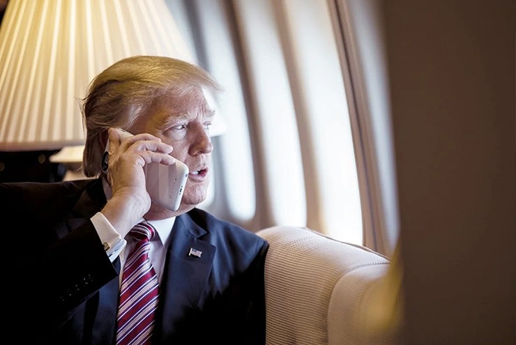Điều gì khiến iPhone của ông Donald Trump “nổ máy” liên tục - 2