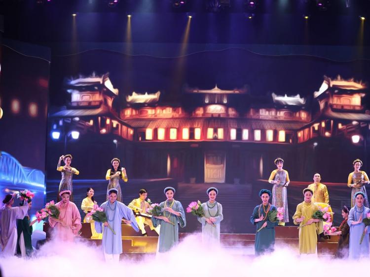 Phát triển công nghiệp văn hóa và xây dựng hệ sinh thái văn hóa