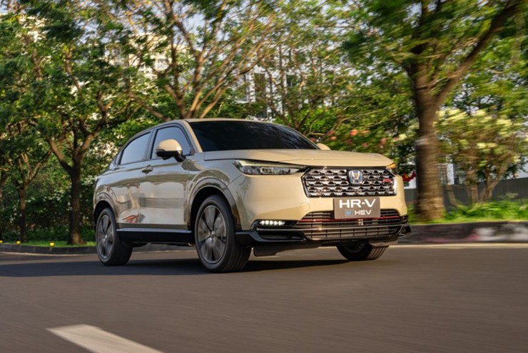 Giá Honda HR-V hybrid xuống thấp, người mua thêm lựa chọn giữa B và C - 1