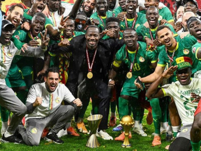 Thể thao - Senegal đưa cúp vô địch CAN đến doanh trại quân đội, thách Liên đoàn châu Phi đến lấy