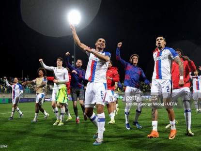 Thể thao - "Cơn mưa" thẻ đỏ ở Conference League, 8 ông lớn khó nhọc ghi danh tứ kết