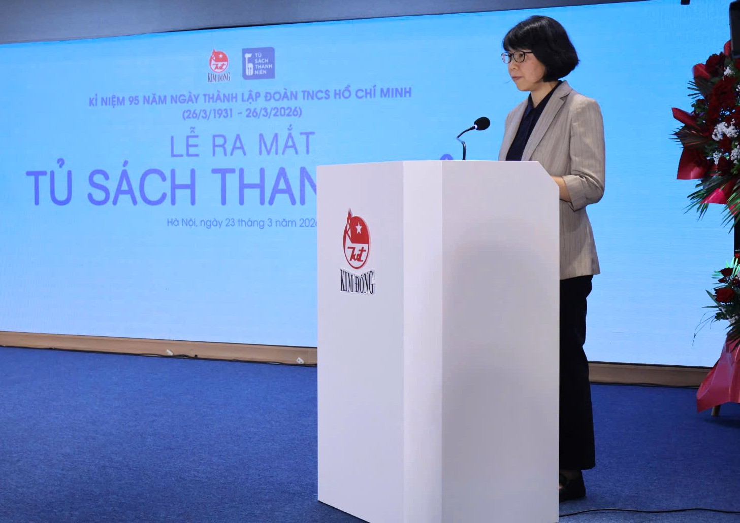 Tủ sách Thanh niên: Những trang sách chắp cánh khát vọng tuổi trẻ - 2