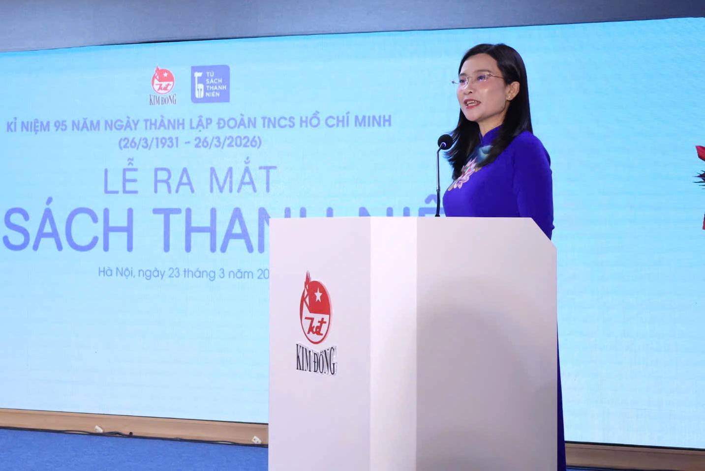 Tủ sách Thanh niên: Những trang sách chắp cánh khát vọng tuổi trẻ - 3