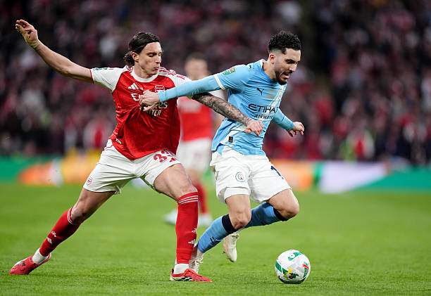 Arteta vẫn chưa thoát khỏi cái bóng của Guardiola: "Sư phụ" vẫn đầy mưu lạ, học trò quá máy móc - 2