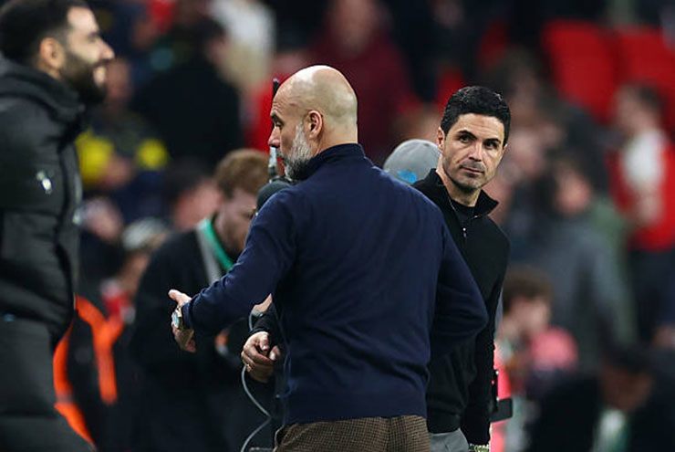 Arteta vẫn chưa thoát khỏi cái bóng của Guardiola: "Sư phụ" vẫn đầy mưu lạ, học trò quá máy móc - 1