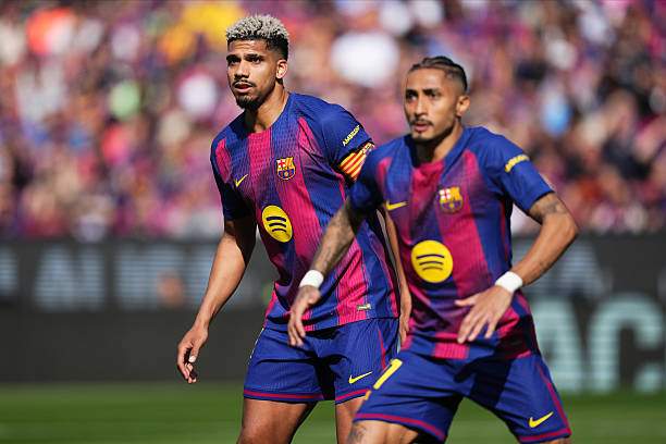 Nóng bảng xếp hạng La Liga: Real thắng sát nút derby Madrid, còn kém Barca mấy điểm? - 1