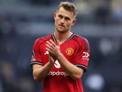 Thể thao - Sao MU chấn thương bí ẩn, fan nghi ngờ bị "yểm bùa"