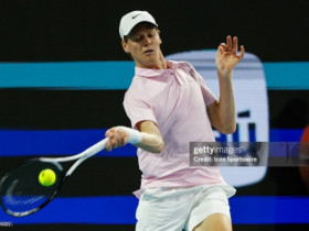 Video tennis Michelsen - Sinner: Cực kỳ vất vả (Miami Open)