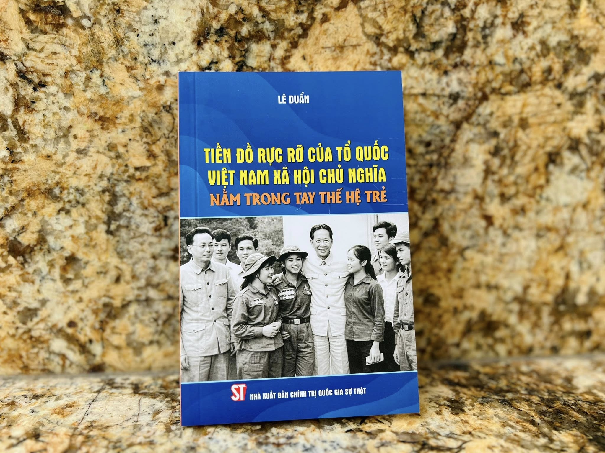 Khơi dậy niềm tin và khát vọng cống hiến của thế hệ trẻ Việt Nam qua cuốn sách của Tổng Bí thư Lê Duẩn - 1