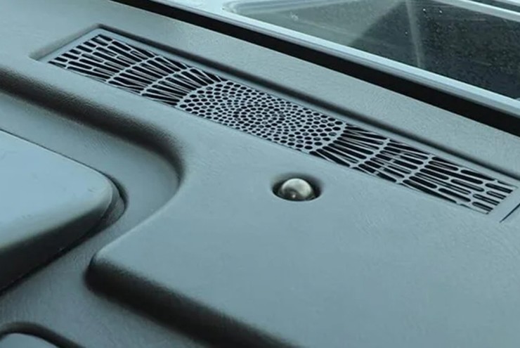 Không phải nút bấm: đây mới là công dụng thật của vòng tròn trên taplo ô tô - 1