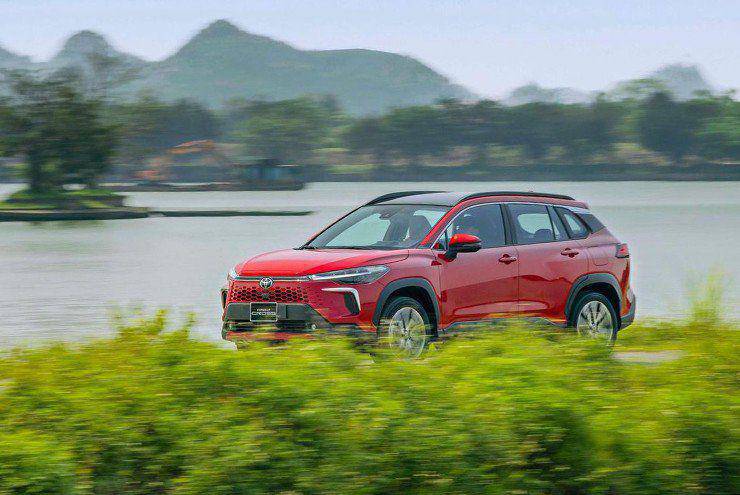 Mẫu SUV cực “hot” của Toyota có doanh số ra sao trong tháng 2/2026 - 5