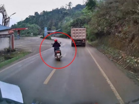 Clip: Hết hồn pha vượt xe tải có 1-0-2 của Ninja khiến ai cũng ngỡ ngàng