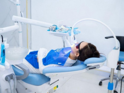 Thông tin doanh nghiệp - Nên tẩy trắng răng tại nhà hay đến nha khoa?