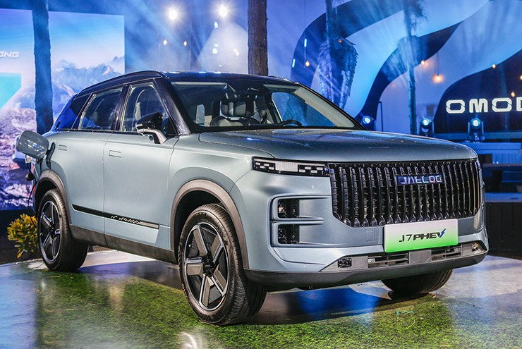 Loạt ô tô tiêu thụ chưa tới 4 lít/100 km đáng mua giữa áp lực giá xăng - 5