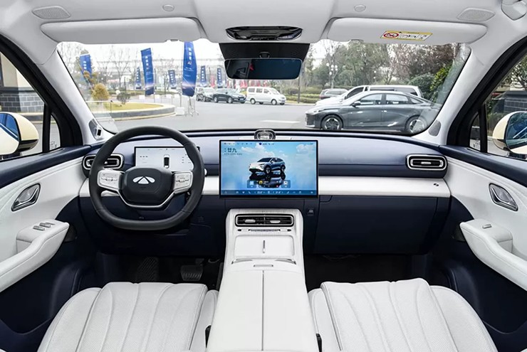 Xe điện Trung Quốc chạy 1.995 km, sạc một lần đi xuyên quốc gia - 2