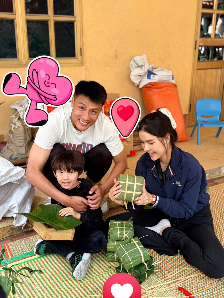 Sao Việt gói bánh chưng: NSND Trịnh Kim Chi nhảy múa bên nồi bánh, Minh Hằng "gây bão" khi tự khen - 17