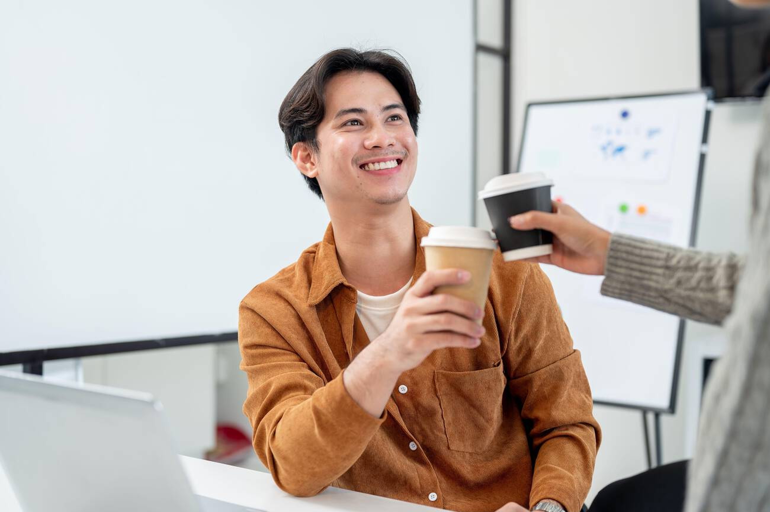 Hội công sở và trăm sắc thái "đón Tết" chốn văn phòng - 3