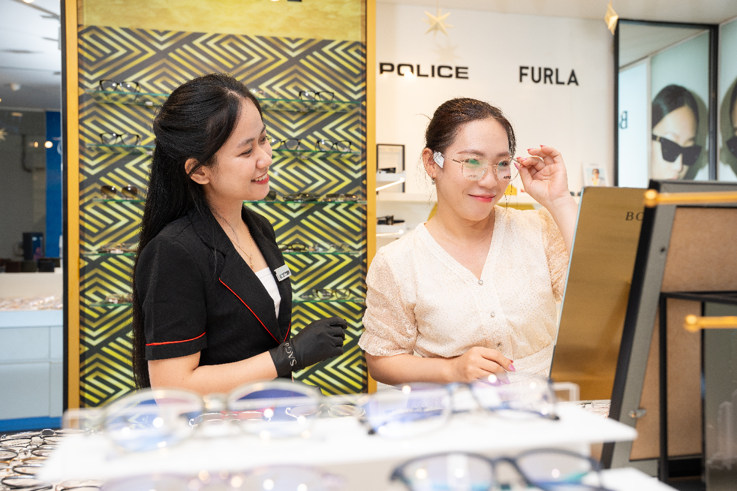 Mua mắt kính cao cấp tại Hải Triều: 3 điều khiến bạn phải bất ngờ - 5