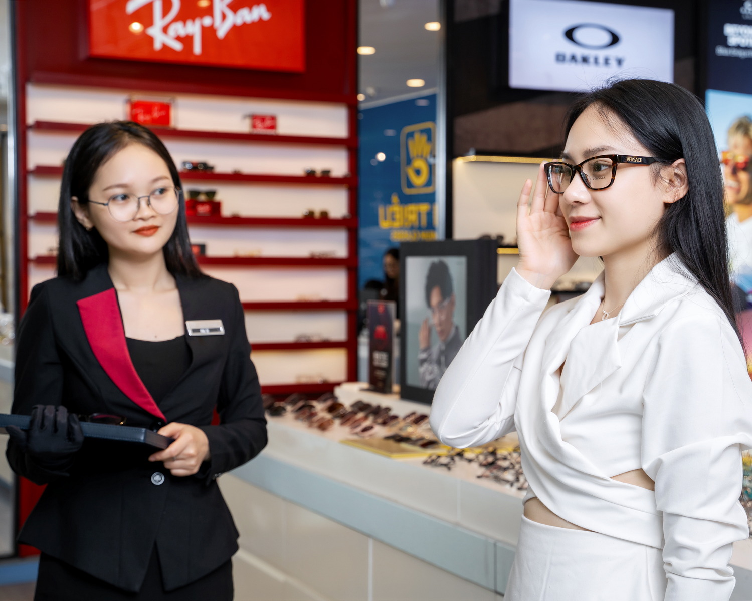 Mua mắt kính cao cấp tại Hải Triều: 3 điều khiến bạn phải bất ngờ - 2