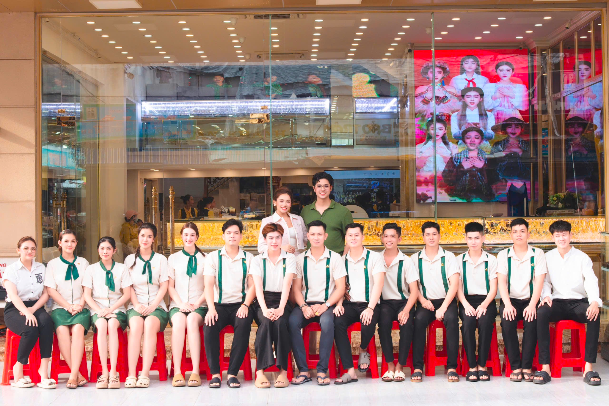 Vân Khánh Silver Gems và câu chuyện đưa trang sức bạc về gần đời sống - 1