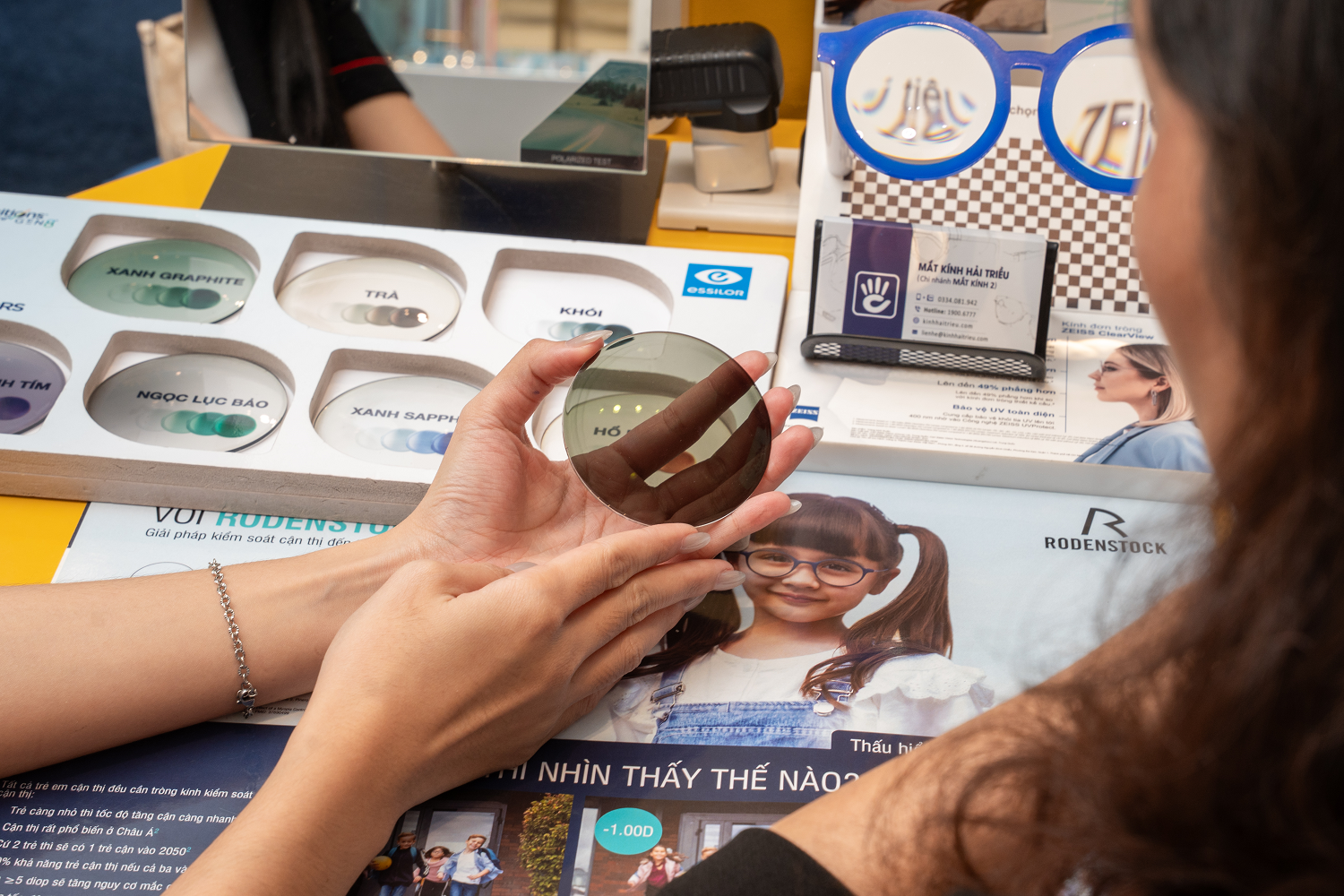 Mua tròng kính đổi màu tại Hải Triều: Tôi đã xoá tan 3 nỗi lo lớn - 2